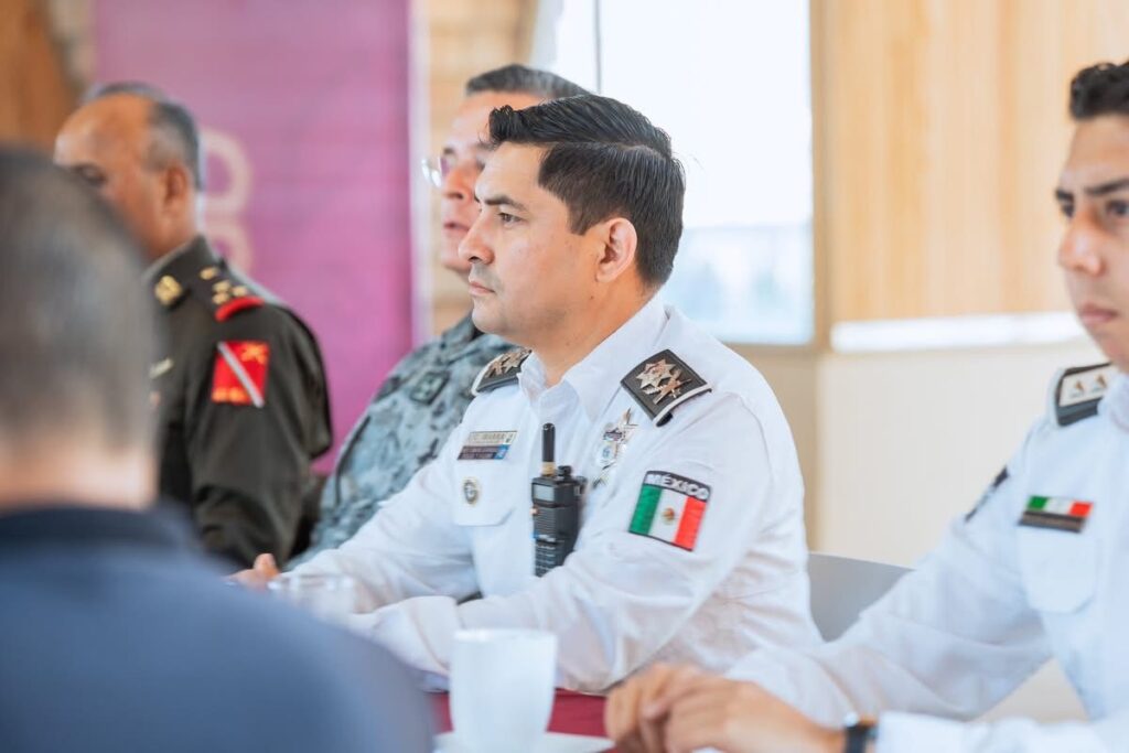 Imagen-de-WhatsApp-2025-05-23-a-las-16.55.32_3d46f80f-1024x683 Encabeza Geraldine reunión de la Mesa Regional de Seguridad.