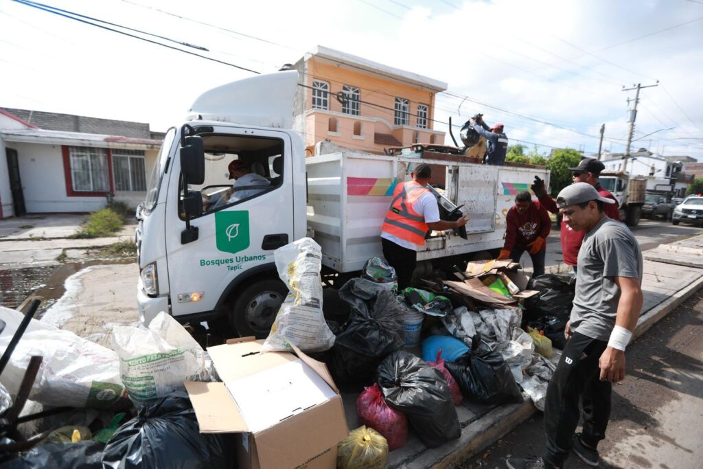 Imagen-de-WhatsApp-2025-06-02-a-las-19.29.20_85841a6c-1024x683 LIMPIEZA DE BASURA.