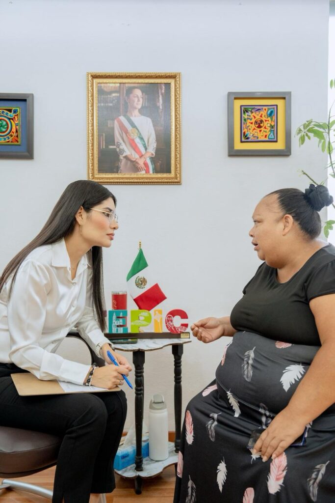 WhatsApp-Image-2025-07-29-at-8.44.57-AM-683x1024 Geraldine atiende a vecinas y vecinos de Tepic