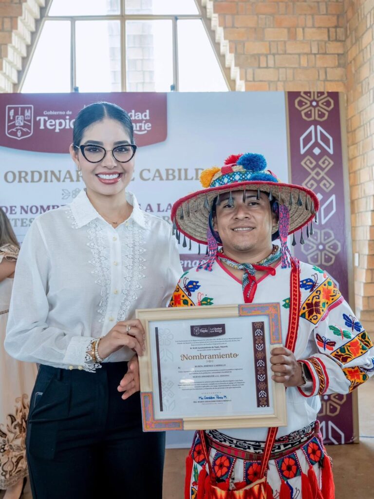 WhatsApp-Image-2025-08-11-at-6.25.22-PM-2-768x1024 Geraldine entrega nombramientos oficiales a representantes de pueblos originarios