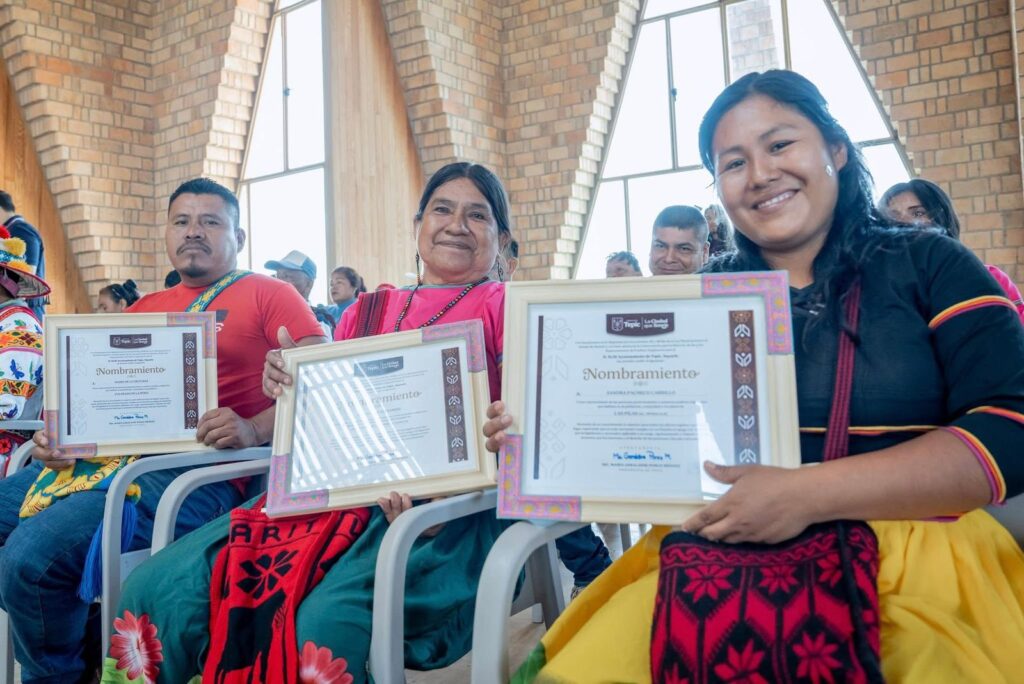 WhatsApp-Image-2025-08-11-at-6.25.22-PM-3-1024x684 Geraldine entrega nombramientos oficiales a representantes de pueblos originarios