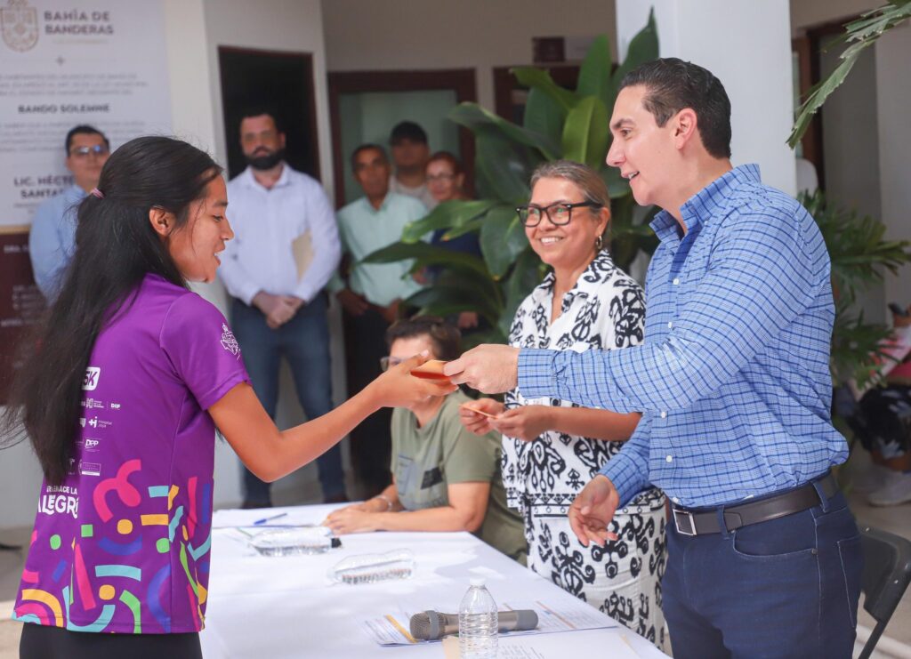 4-15-2048x1481-1-1024x741 Héctor Santana respalda a trabajadores sindicalizados del SUTSEM