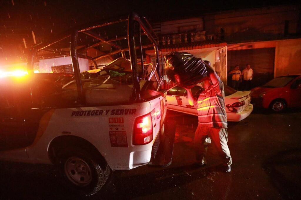 WhatsApp-Image-2025-09-02-at-9.10.26-AM-2-1024x683 Gobierno de Geraldine atendió toda la noche reportes por tormenta extraordinaria