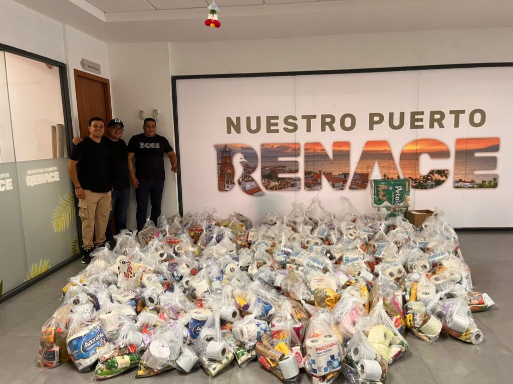 a-49-1024x768 COMUDE Puerto Vallarta lleva más de 100 despensas a las zonas afectadas por las lluvias.