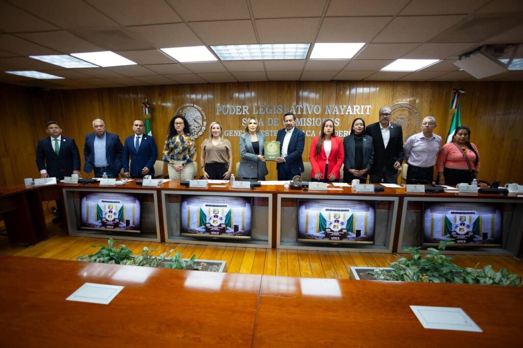 f-53-1-1024x682 Recibe Cámara de Diputados el IV Informe de Gobierno