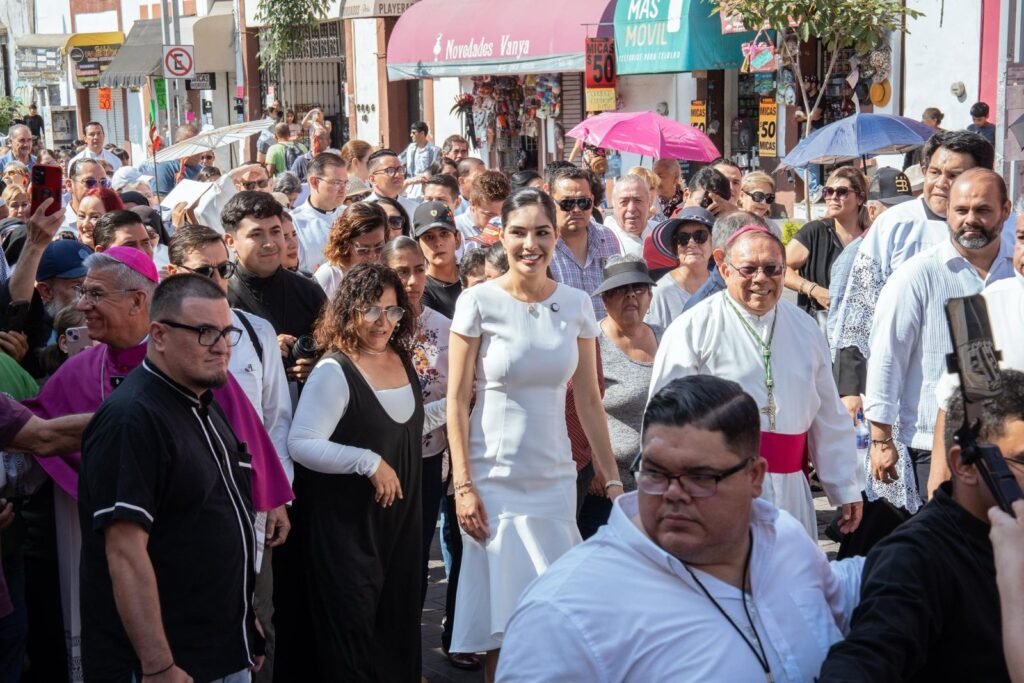IMG-20251101-WA0405-1024x683 Geraldine da la bienvenida al nuevo Obispo de Tepic, Monseñor Engelberto Polino Sánchez