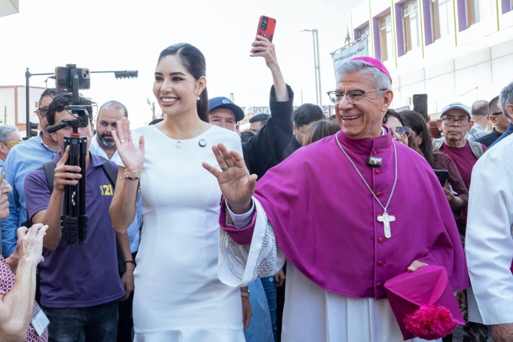 IMG-20251101-WA0406-1024x683 Geraldine da la bienvenida al nuevo Obispo de Tepic, Monseñor Engelberto Polino Sánchez