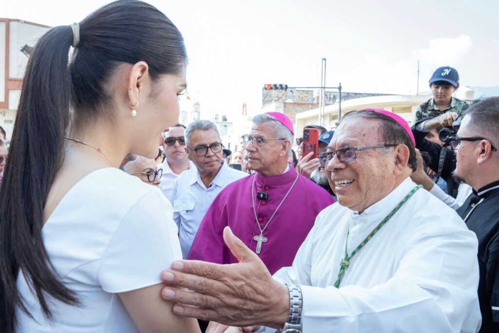 IMG-20251101-WA0407-1024x683 Geraldine da la bienvenida al nuevo Obispo de Tepic, Monseñor Engelberto Polino Sánchez