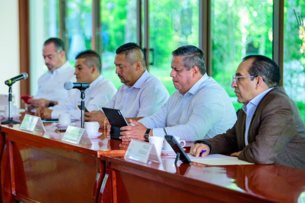 WhatsApp-Image-2026-04-27-at-9.10.20-AM-1024x683 Refuerzan coordinación institucional para la paz y la seguridad en Nayarit
