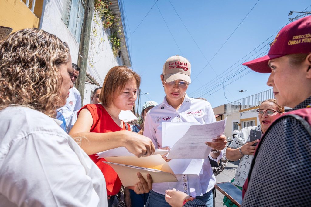 calle2-1024x683 Da Inicio la rehabilitación de la calle Atzcapozalco en Tepic