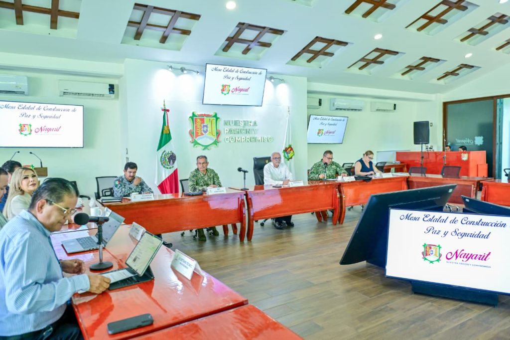 WhatsApp-Image-2026-05-25-at-11.44.14-AM-1024x682 Miguel Ángel Navarro encabeza coordinación permanente por la paz y la seguridad en Nayarit