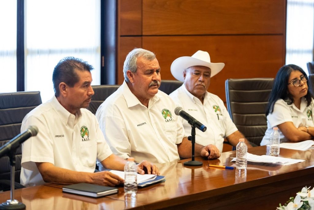 WhatsApp-Image-2026-08-04-at-3.29.35-PM-1-1024x683 Miguel Ángel Navarro se reúne con productores de la ARIC para preservar su acceso al IMSS