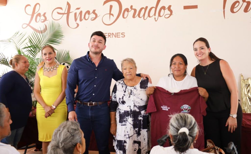 difba-1024x631 Gobierno de Bahía de Banderas respalda a tianguistas con entrega de uniformes